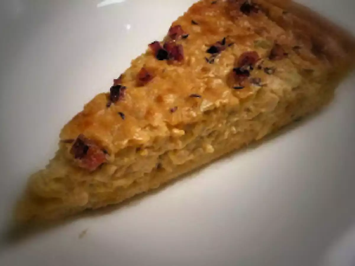 Neuer Wein und Zwiebelkuchen