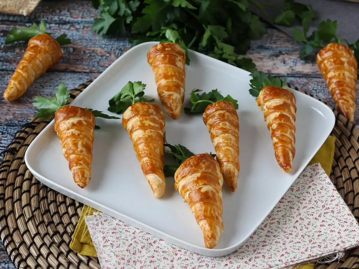Niedliche Blätterteig-Karotten für den Oster-Aperitif: mit Ziegenkäse und getrockneten Tomaten