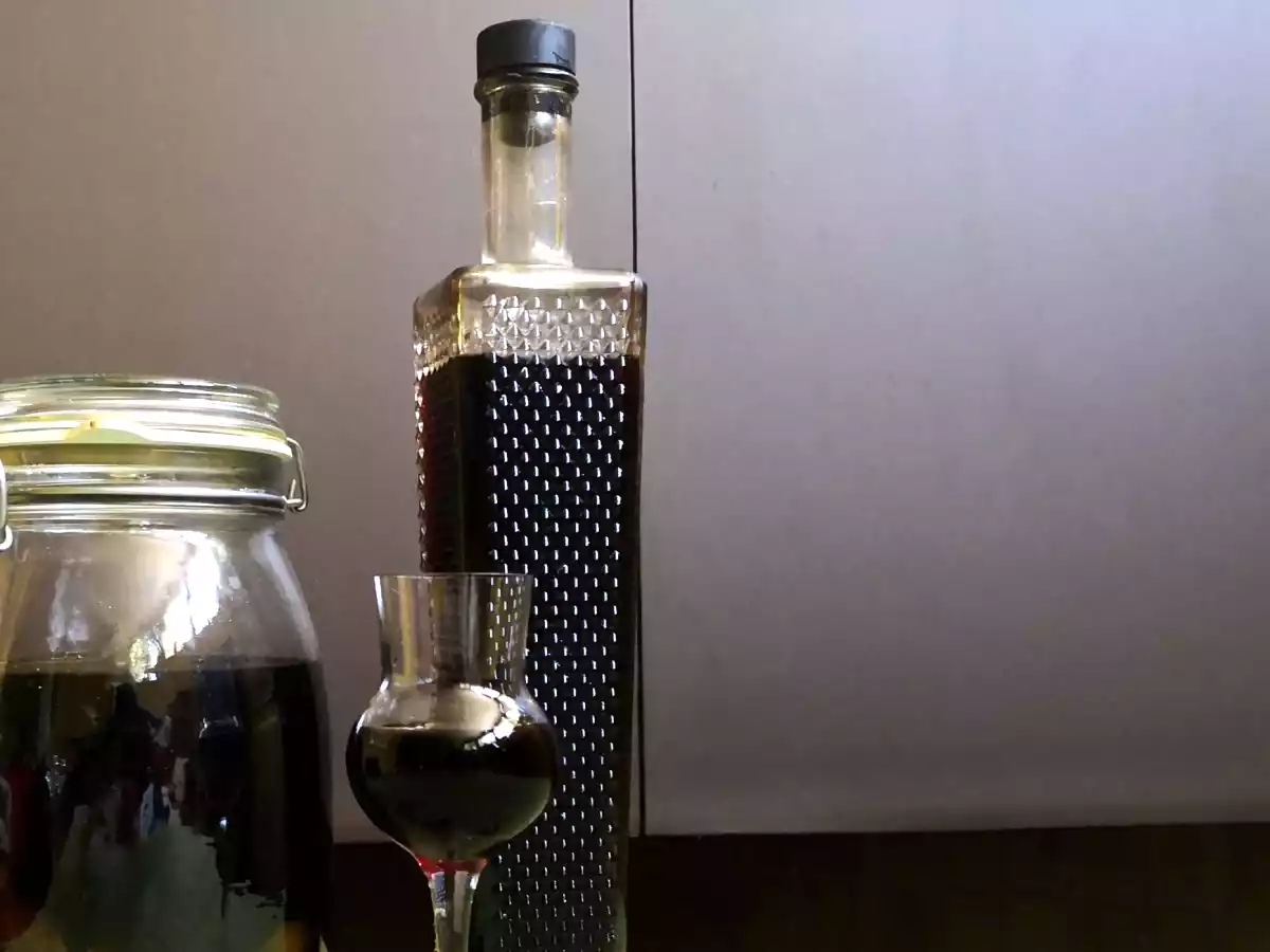 Nocino, das Rezept und die Zutaten für die Zubereitung zu Hause - foto 6