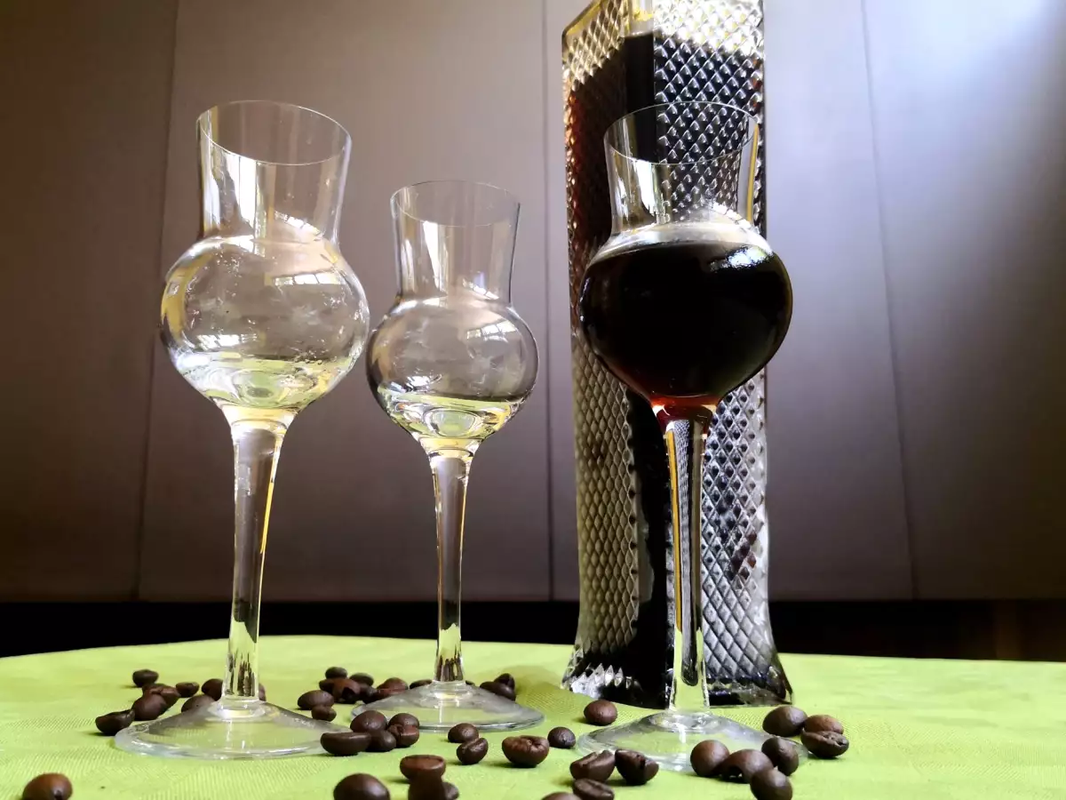 Nocino: Rezept und Zutaten für den italienischen Walnusslikör - foto 2