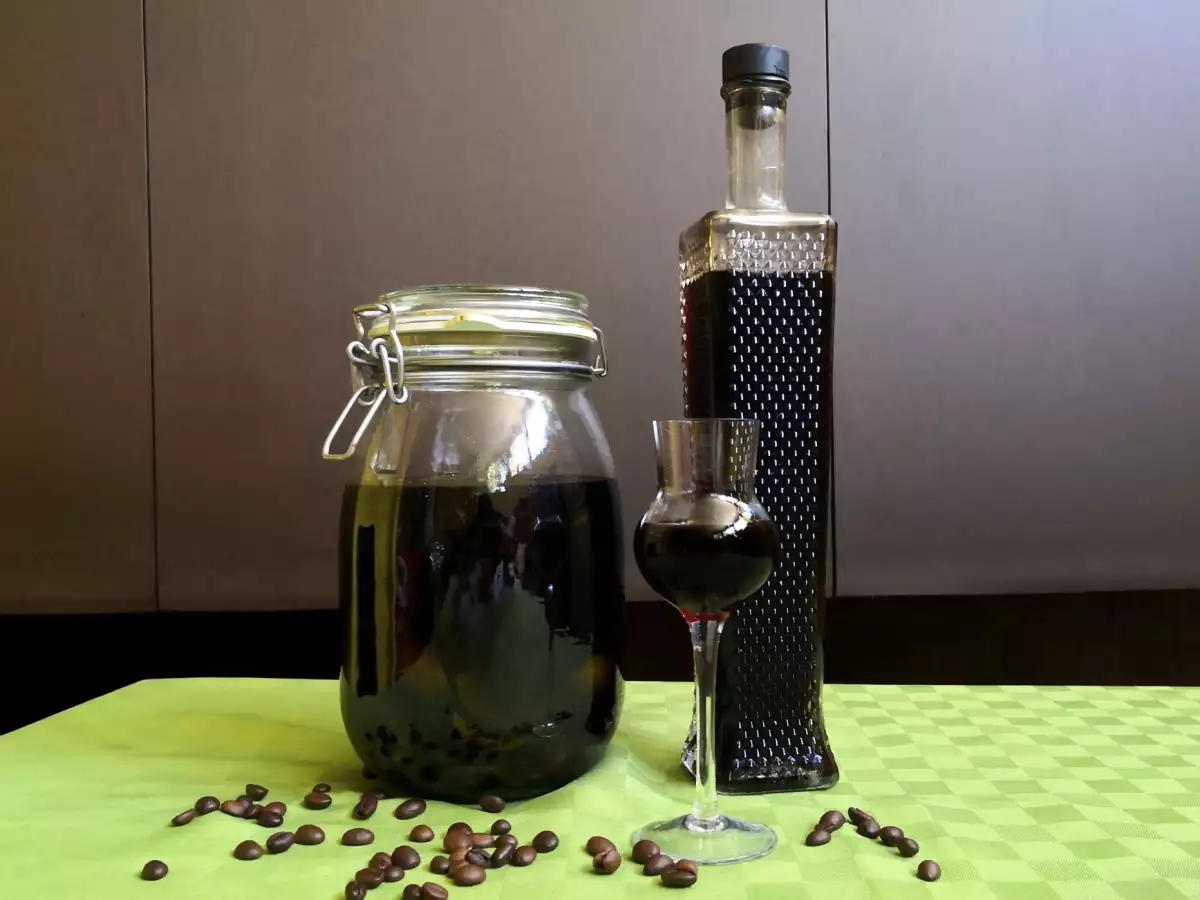 Nocino: Rezept und Zutaten für den italienischen Walnusslikör - foto 3