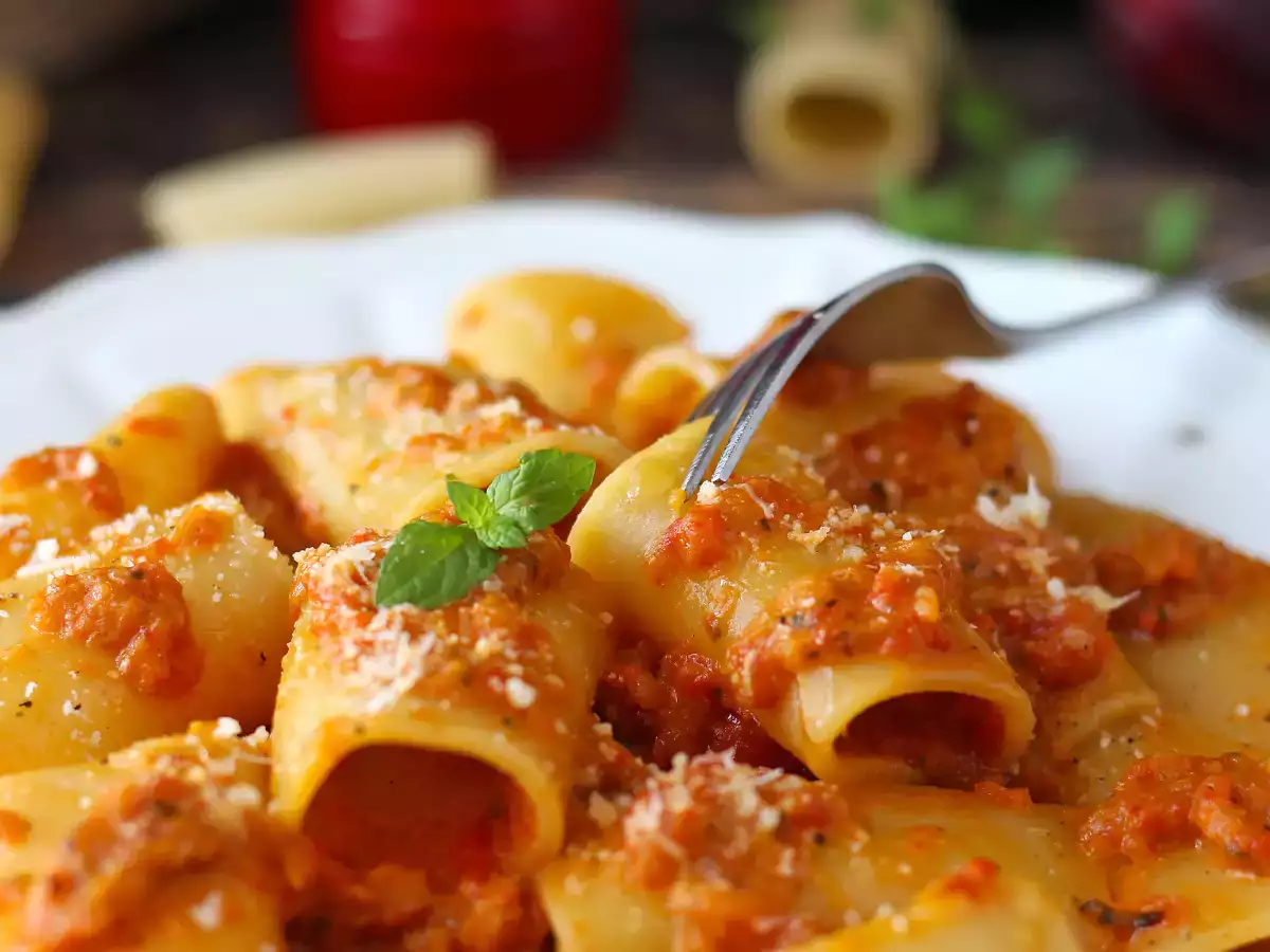 Nudeln mit Paprika und Minze: cremig und aromatisch