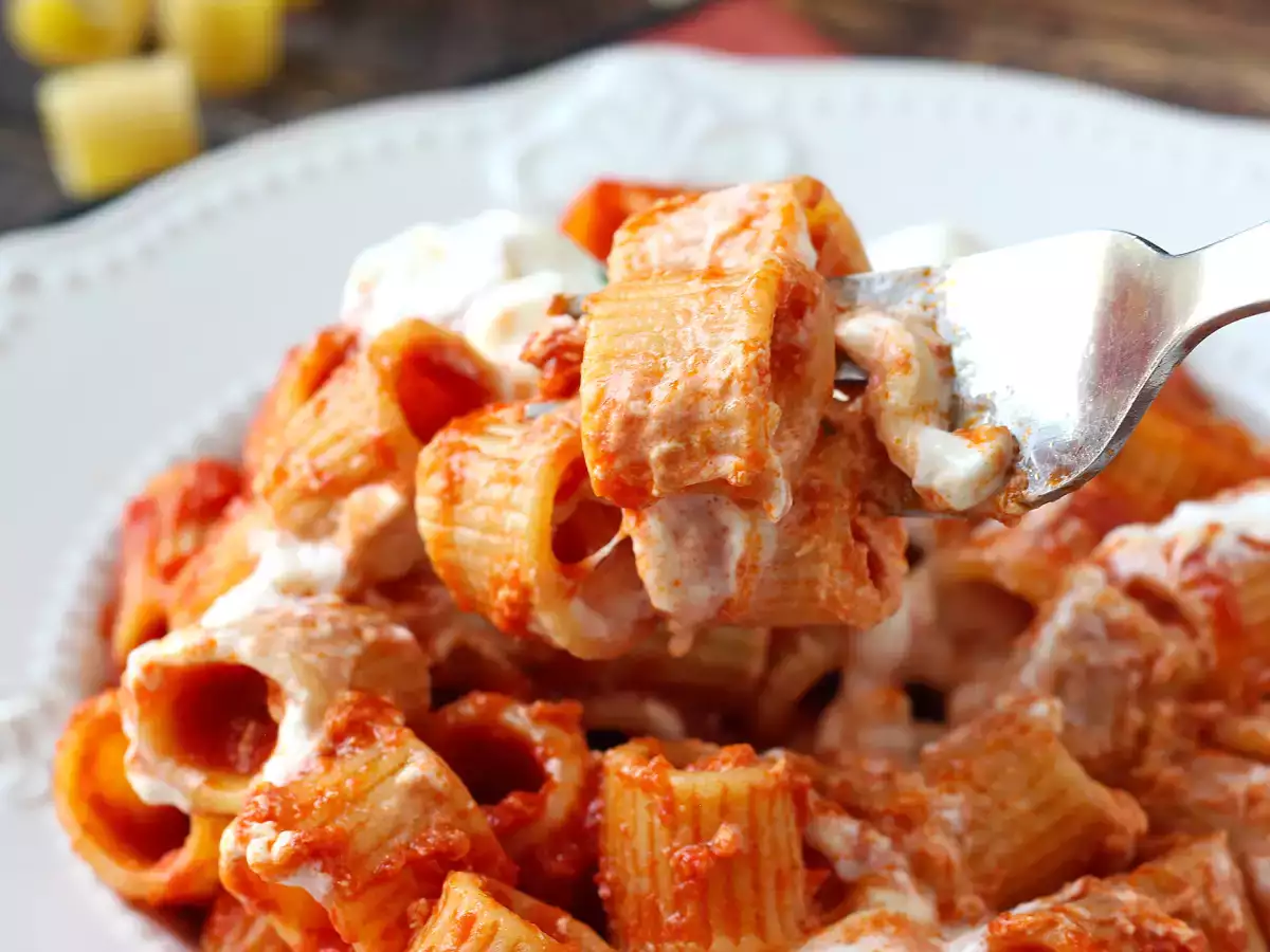 Nudeln mit Stracciatella und cremiger Tomate: der erste Gang ist in 10 Minuten fertig - foto 3