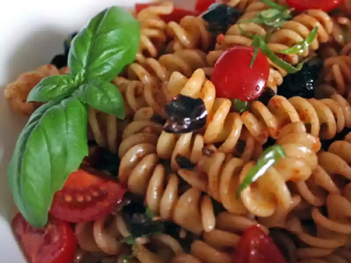Nudelsalat mit getrockneten Tomaten