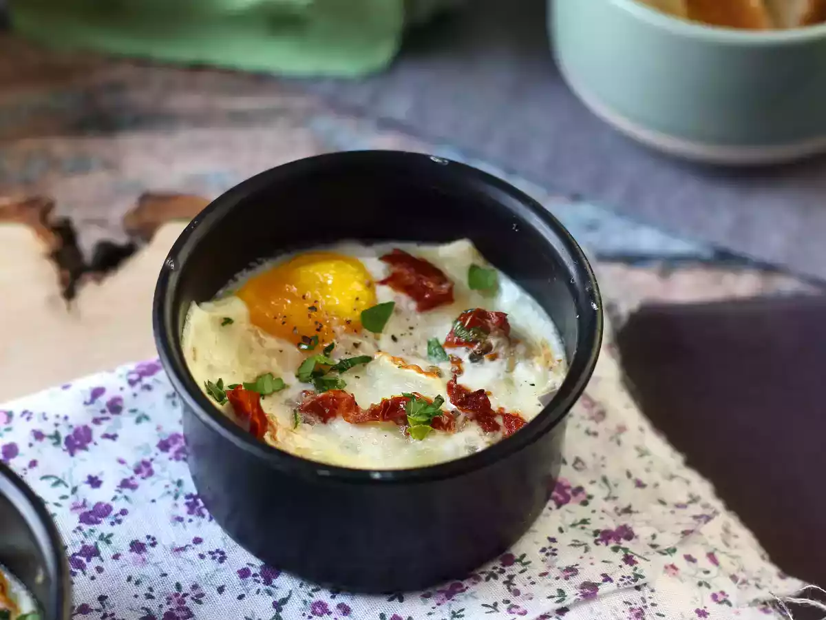 Oeufs cocotte chèvre et tomates séchées au Air Fryer! - foto 6
