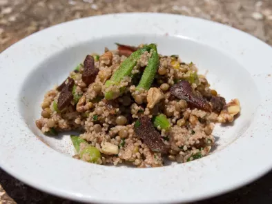 Okra Bulgur Salat mit Linsen und Nüssen