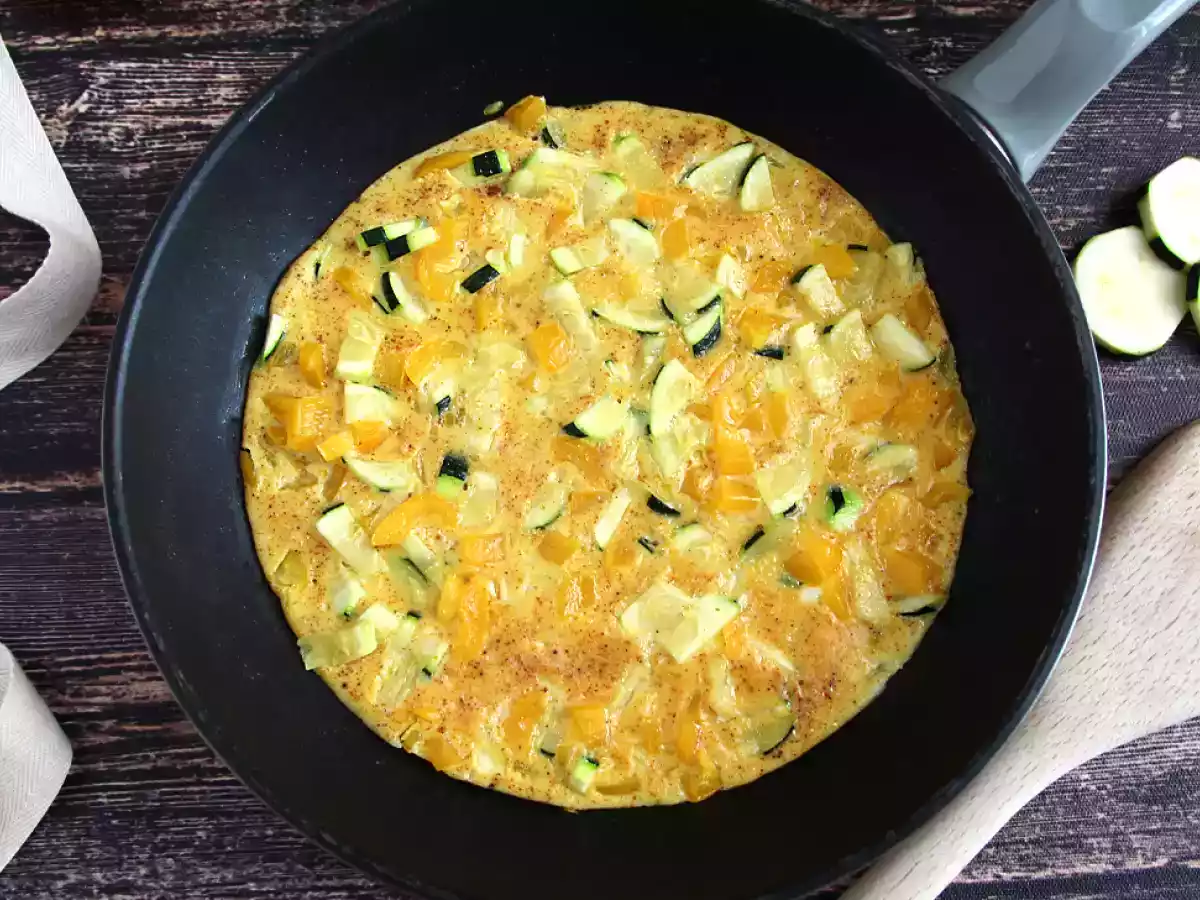 Omelette mit Paprika und Zucchini - foto 2