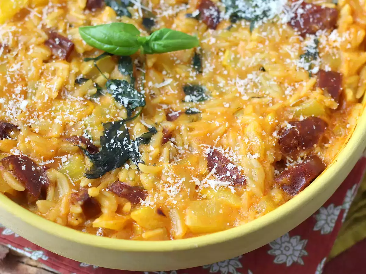 One-Pot-Orzo mit Paprika, Chorizo und Spinat - foto 2
