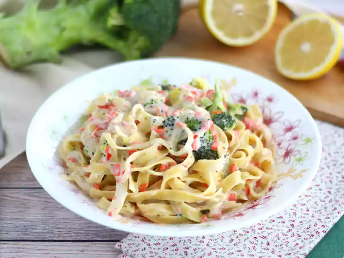 One pot pasta - Tagliatelles mit Lachs und Brokkoli