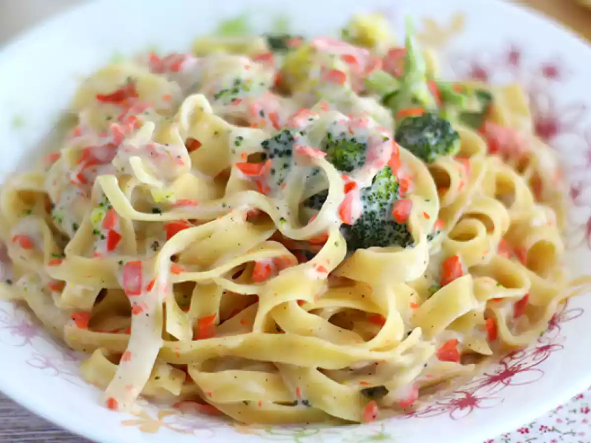 One pot pasta - Tagliatelles mit Lachs und Brokkoli - foto 4