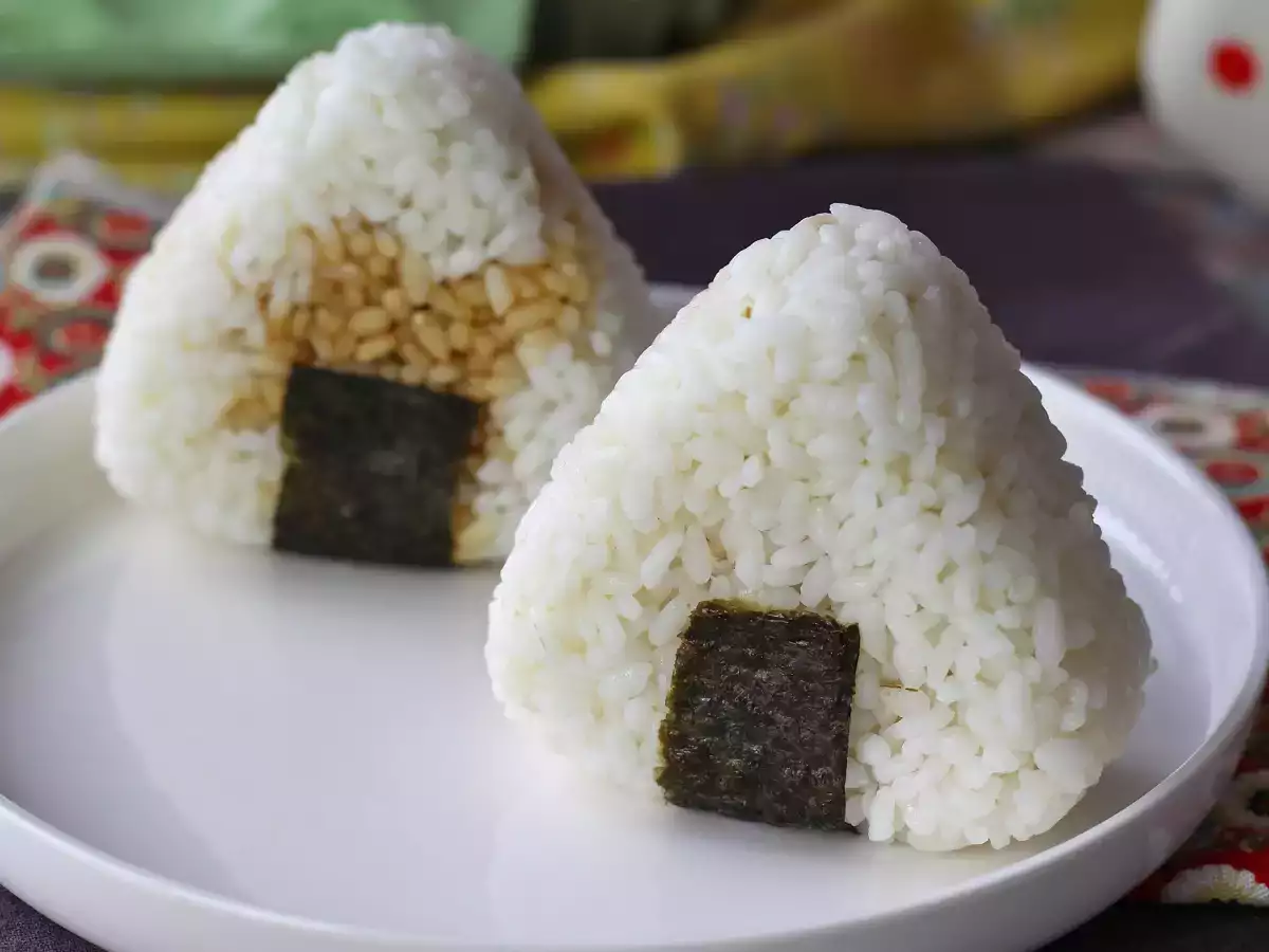 Onigiri mit in Sojasauce marinierten Eigelben - foto 5