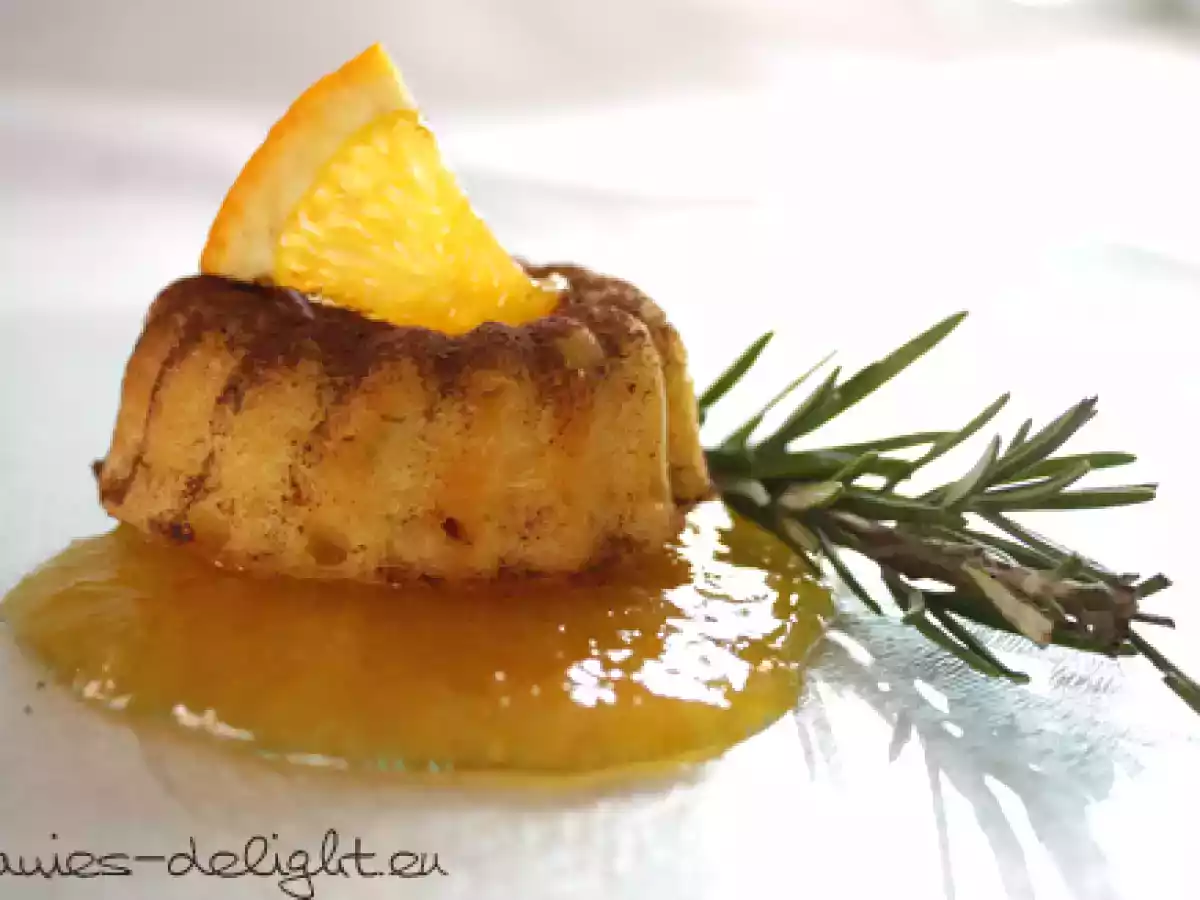 Orangenkuchen mit dunklem Schnee sprich Kakao