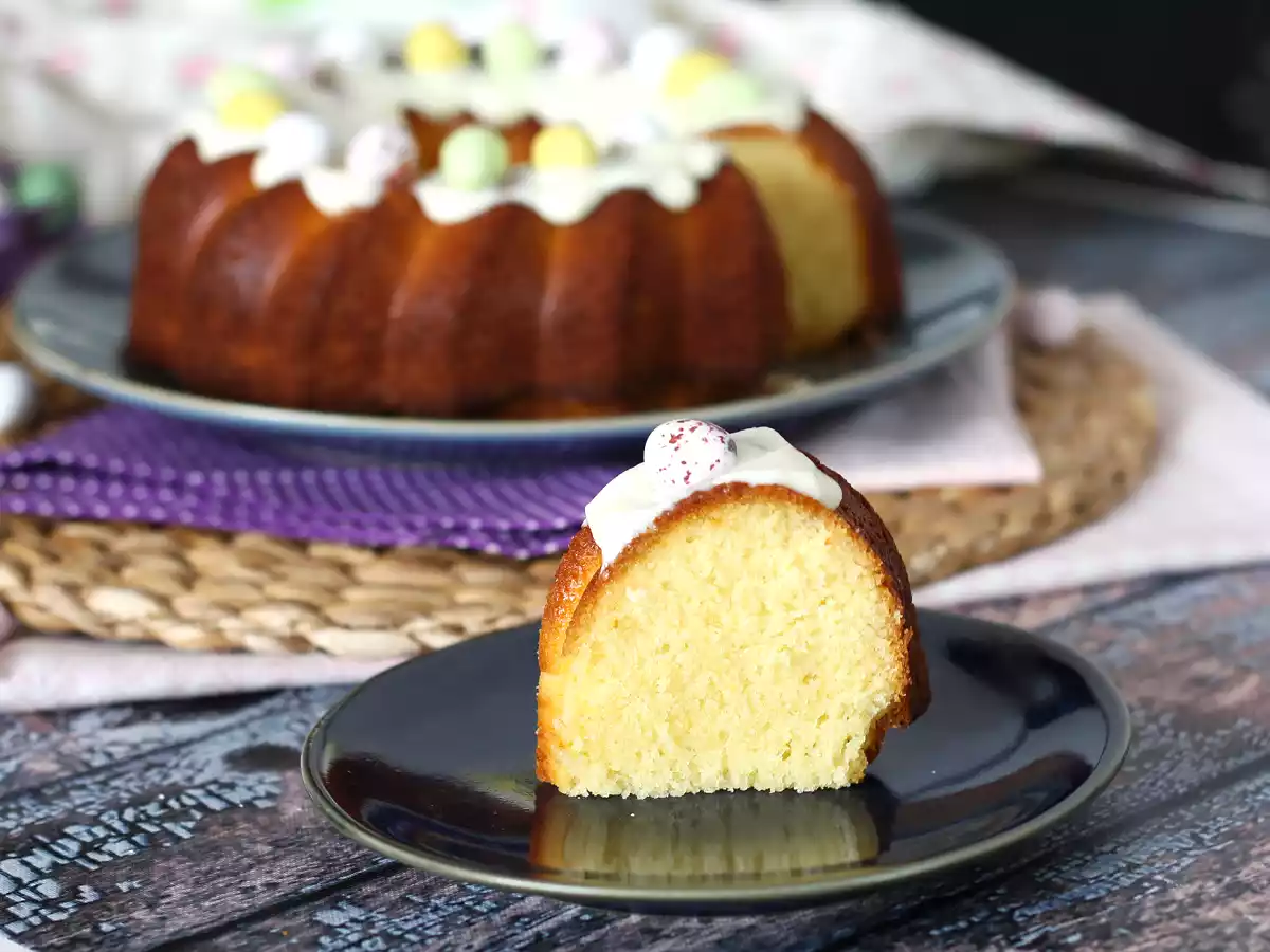 Oster-Bundt Cake mit Zitrone und weißer Schokolade - foto 3