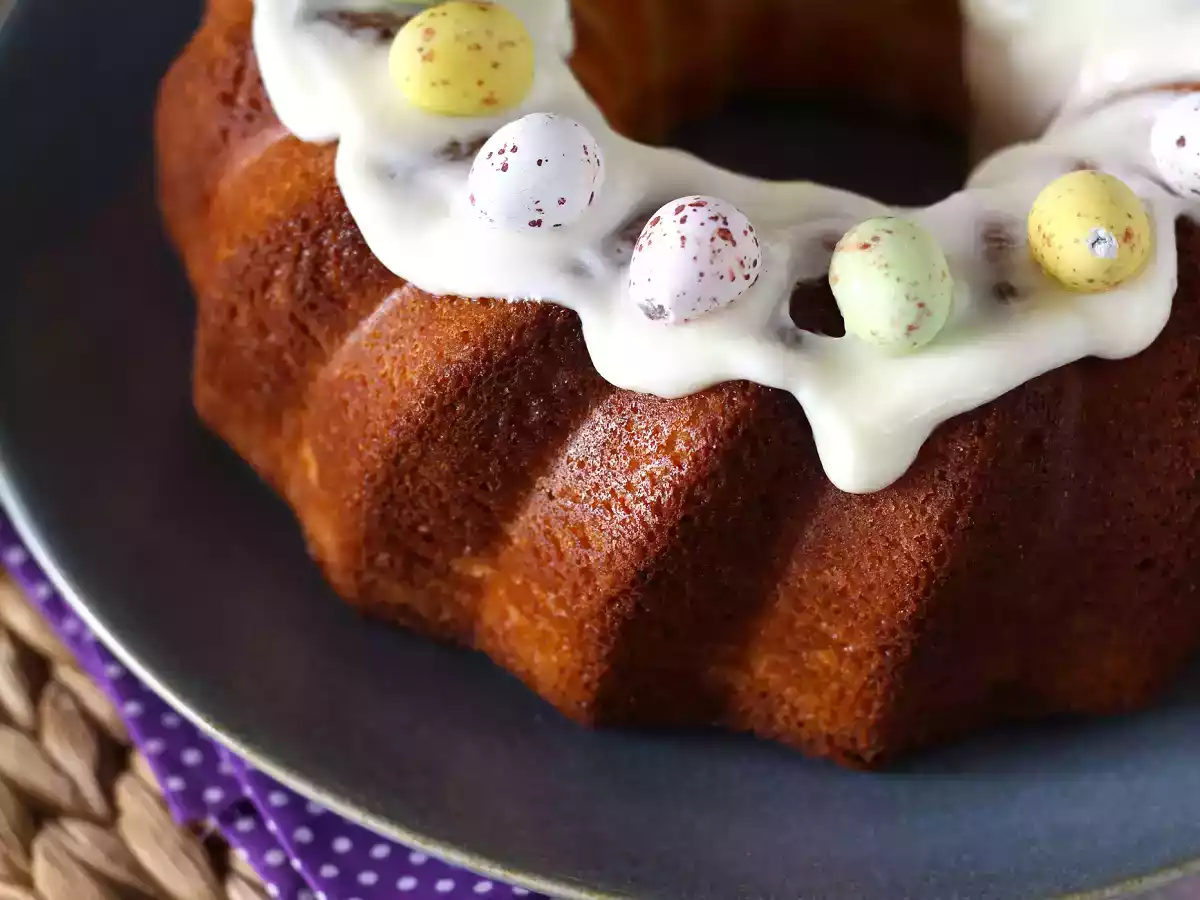 Oster-Bundt Cake mit Zitrone und weißer Schokolade - foto 4