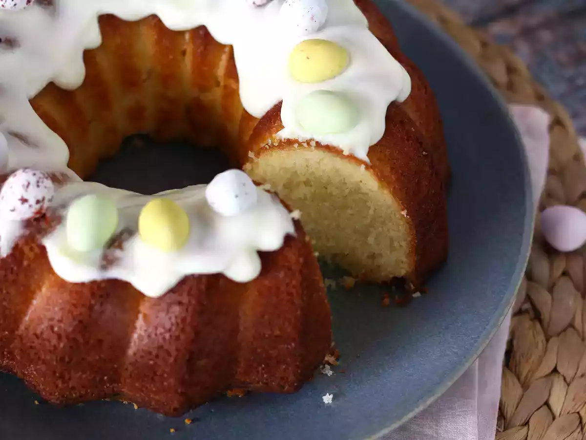 Oster-Bundt Cake mit Zitrone und weißer Schokolade - foto 5