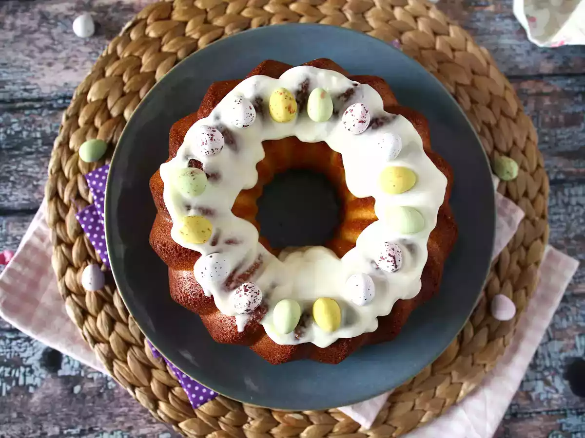 Oster-Bundt Cake mit Zitrone und weißer Schokolade - foto 6