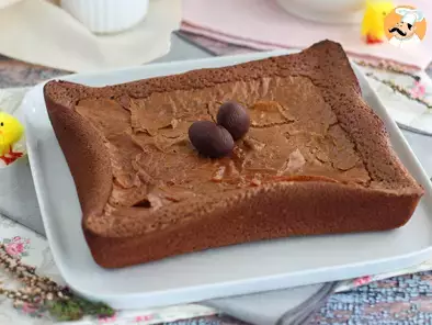 Oster-Schokoladen-Brownies mit übrig gebliebenen Eiern