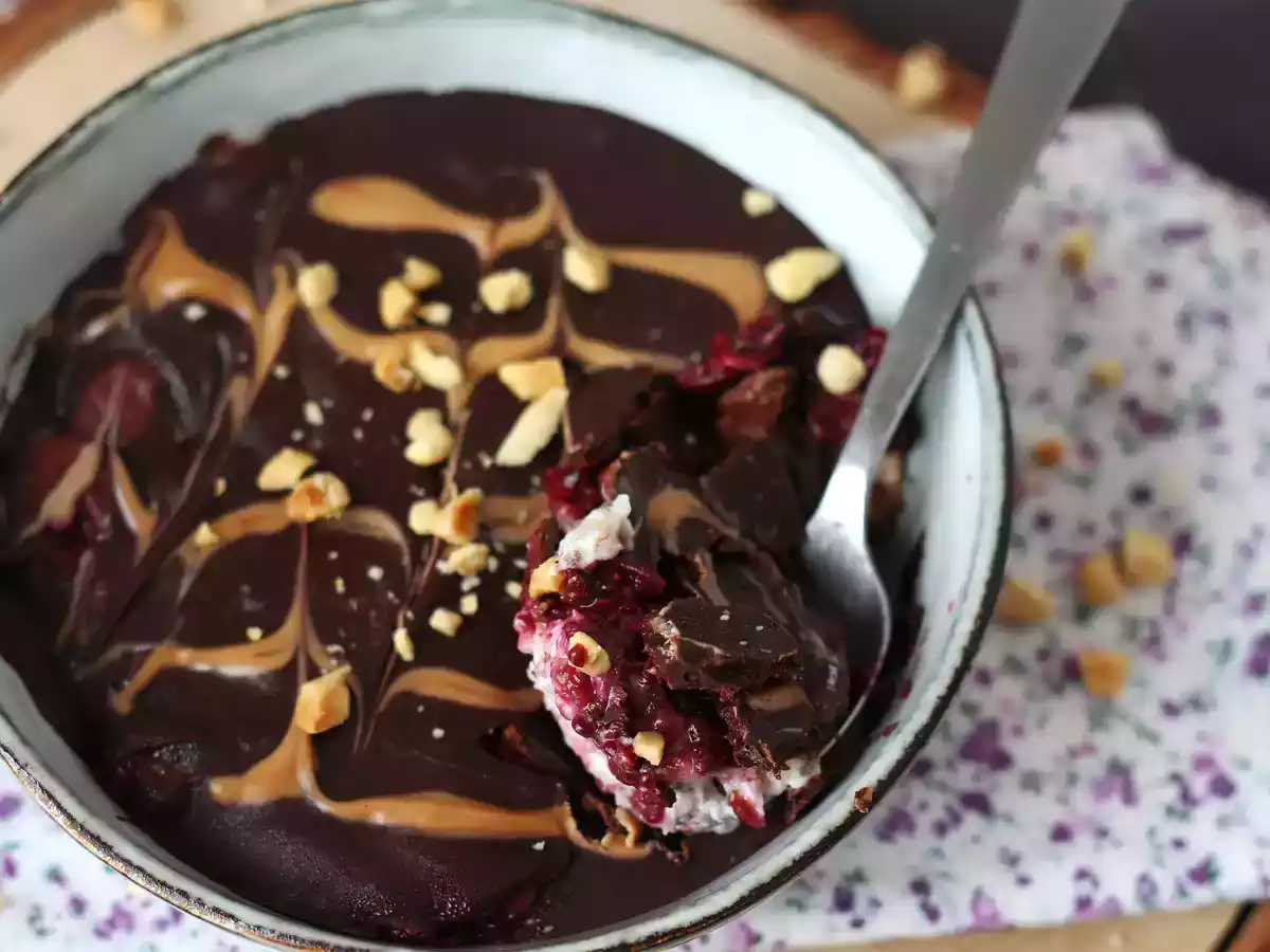 Overnight oat rote Früchte und Schokolade, ein gesundes und sättigendes Frühstück! - foto 2