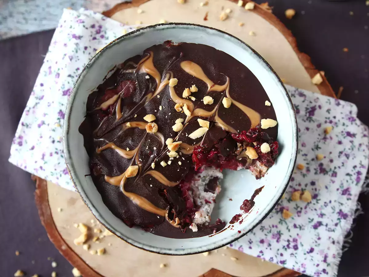 Overnight Oats mit roten Beeren und Schokolade – ein gesundes, sättigendes Frühstück! - foto 3