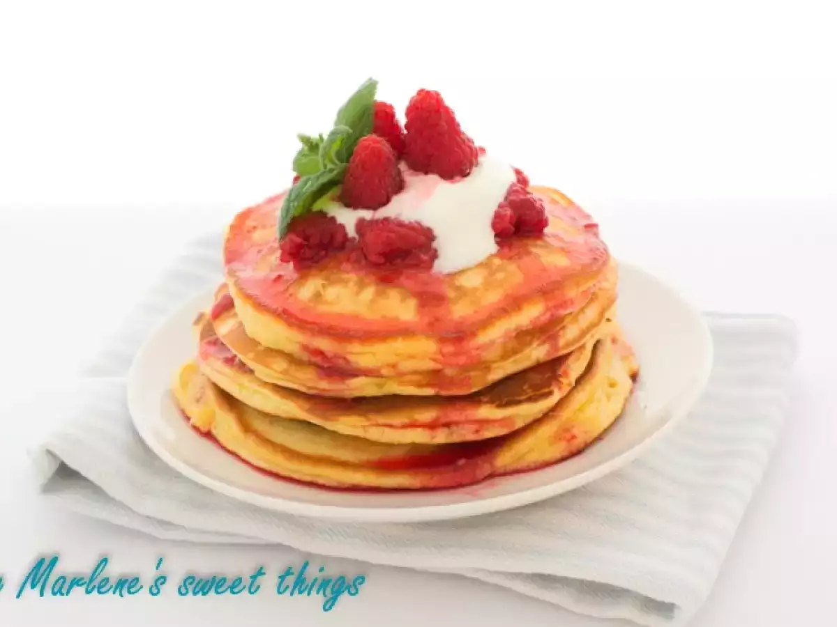 Pancakes mit Himbeeren