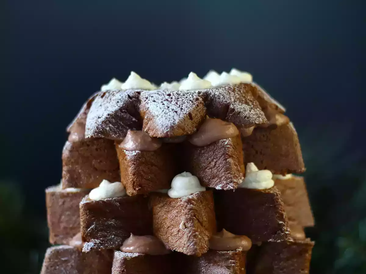 Pandoro-Brioche gefüllt mit Nutella- und Vanillecreme in Form eines Weihnachtsbaums - foto 7
