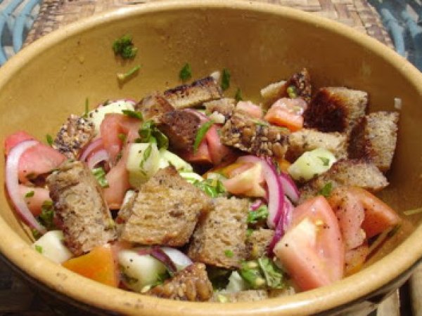 Panzanella - toskanischer brotsalat - Rezept Petitchef Panzanella - toskanischer brotsalat - Rezept Petitchef