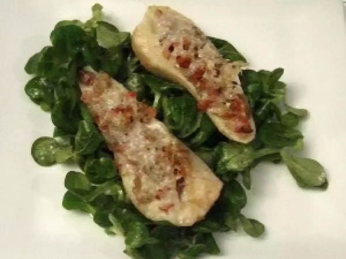 Parmesan-Birnen auf Feldsalat