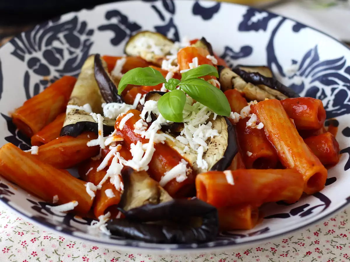 Pasta alla Norma: einfaches und leichtes sizilianisches Nudelgericht mit Auberginen - foto 5