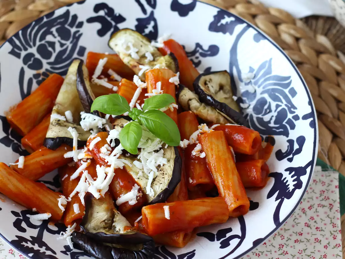 Pasta alla Norma: einfaches und leichtes sizilianisches Nudelgericht mit Auberginen - foto 7