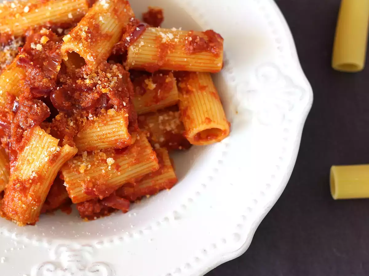 Pasta mit 'Nduja: einfaches kalabrisches Nudelgericht - foto 2