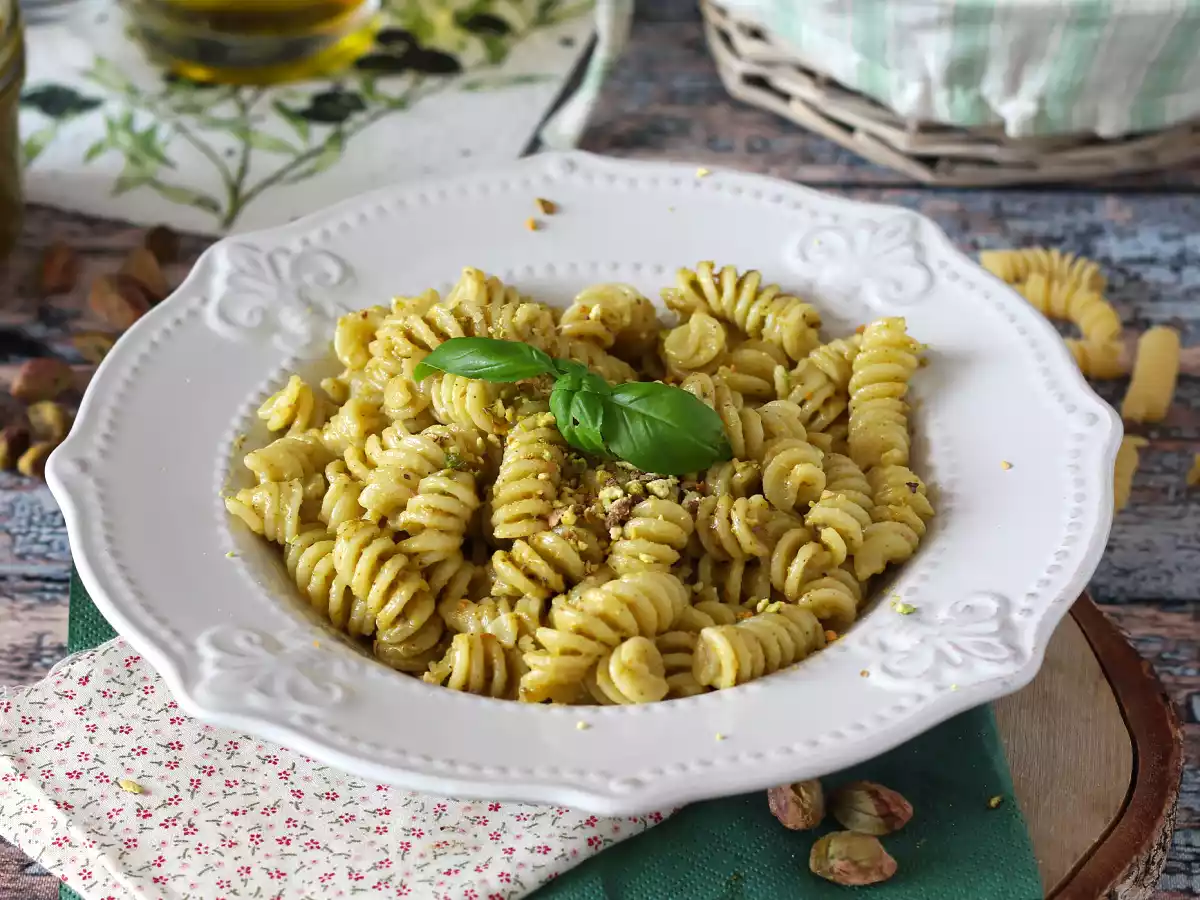 Pasta mit Pistazien-Pesto, ein schmackhaftes und leicht zuzubereitendes Rezept