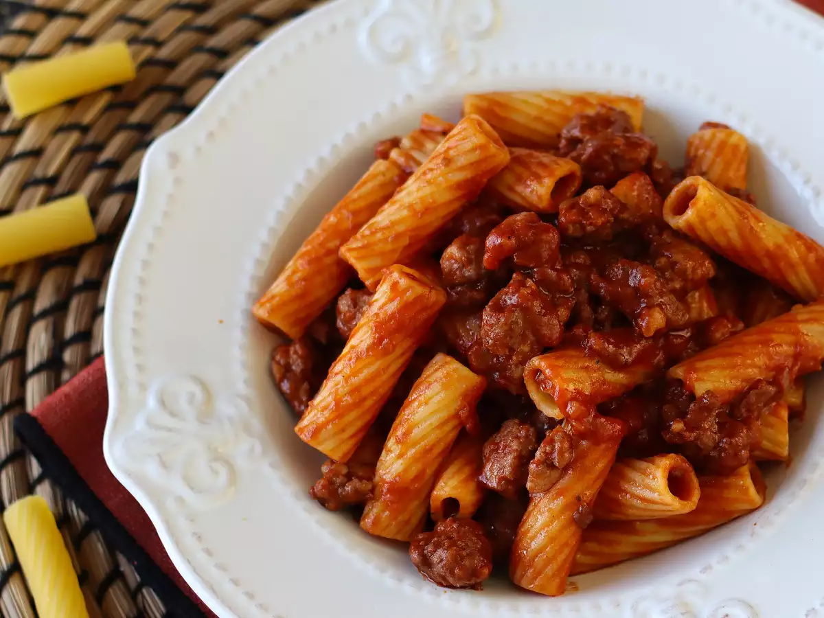 Pasta mit Salsiccia-Sauce: ein einfaches Gericht mit intensivem Geschmack - foto 2