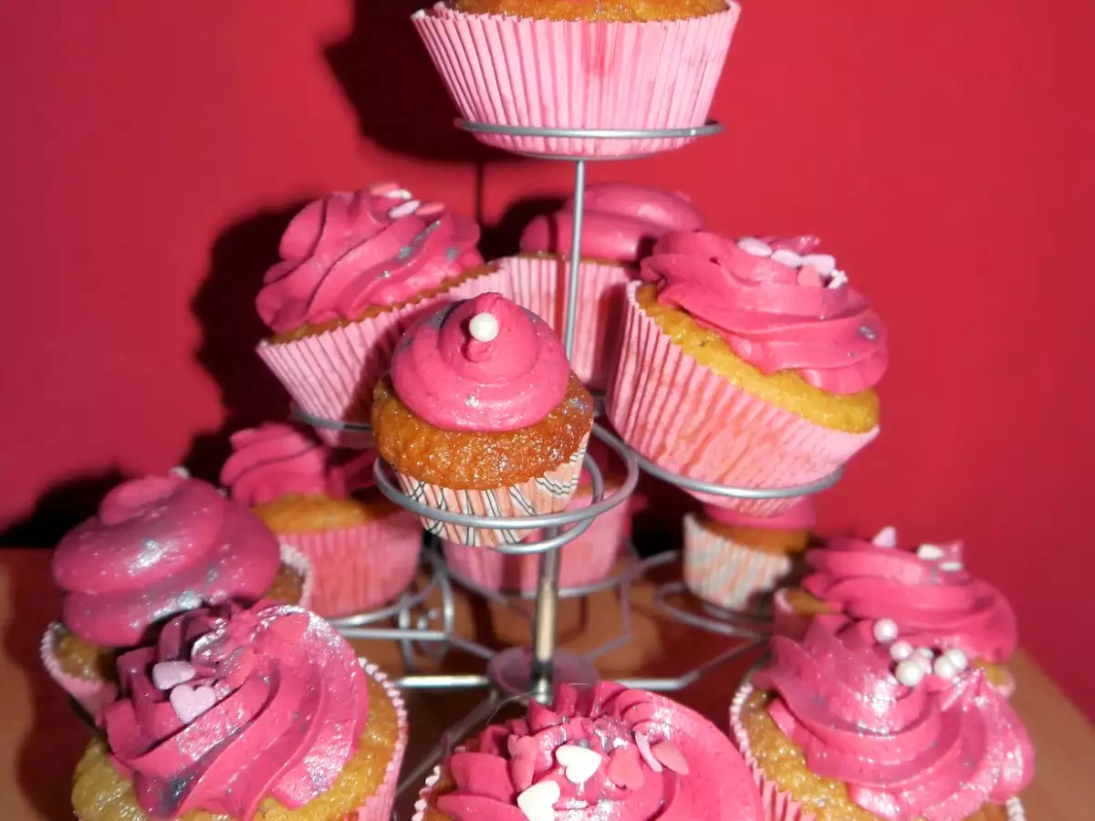 Peanut Butter & Jelly Cupcakes