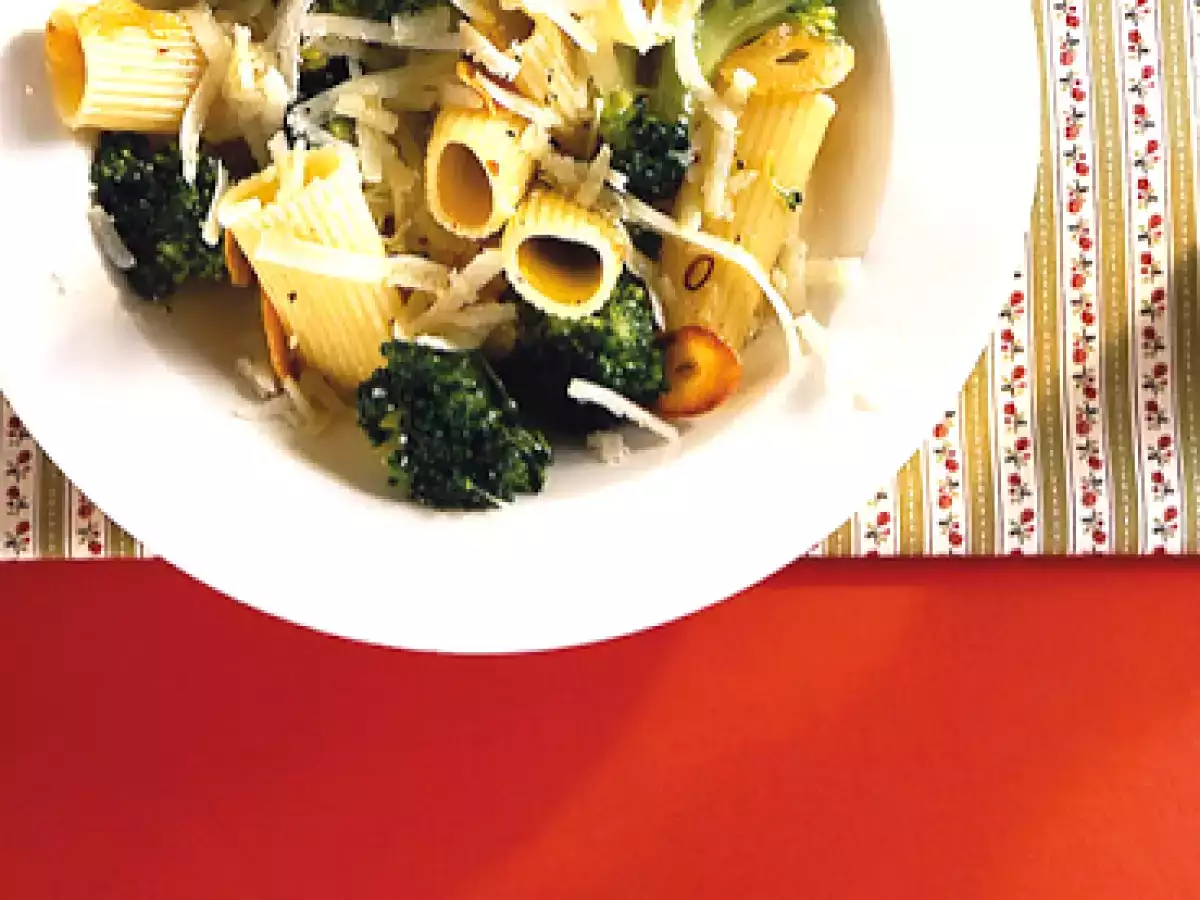 Penne mit scharfem Broccoli
