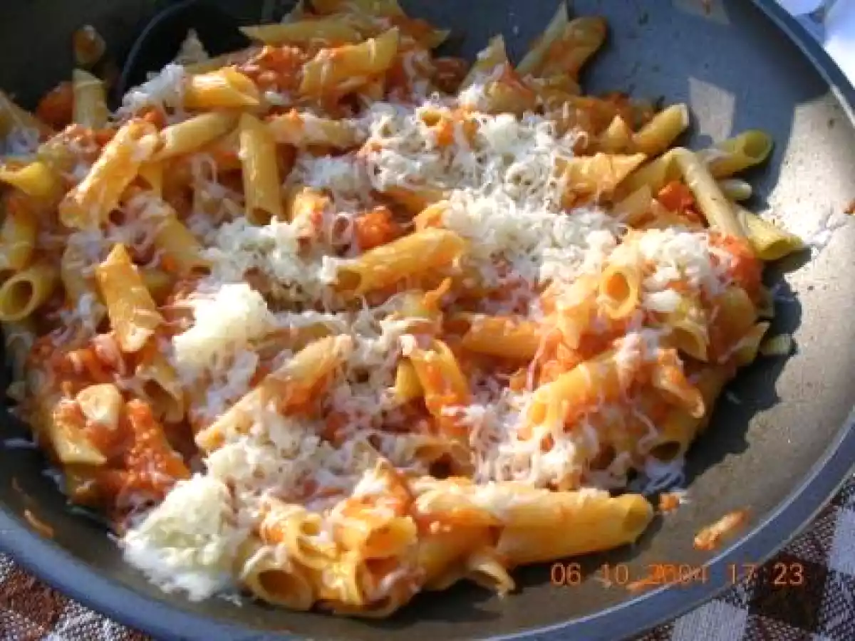 Penne, Pomodori (Tomaten), Pecorino