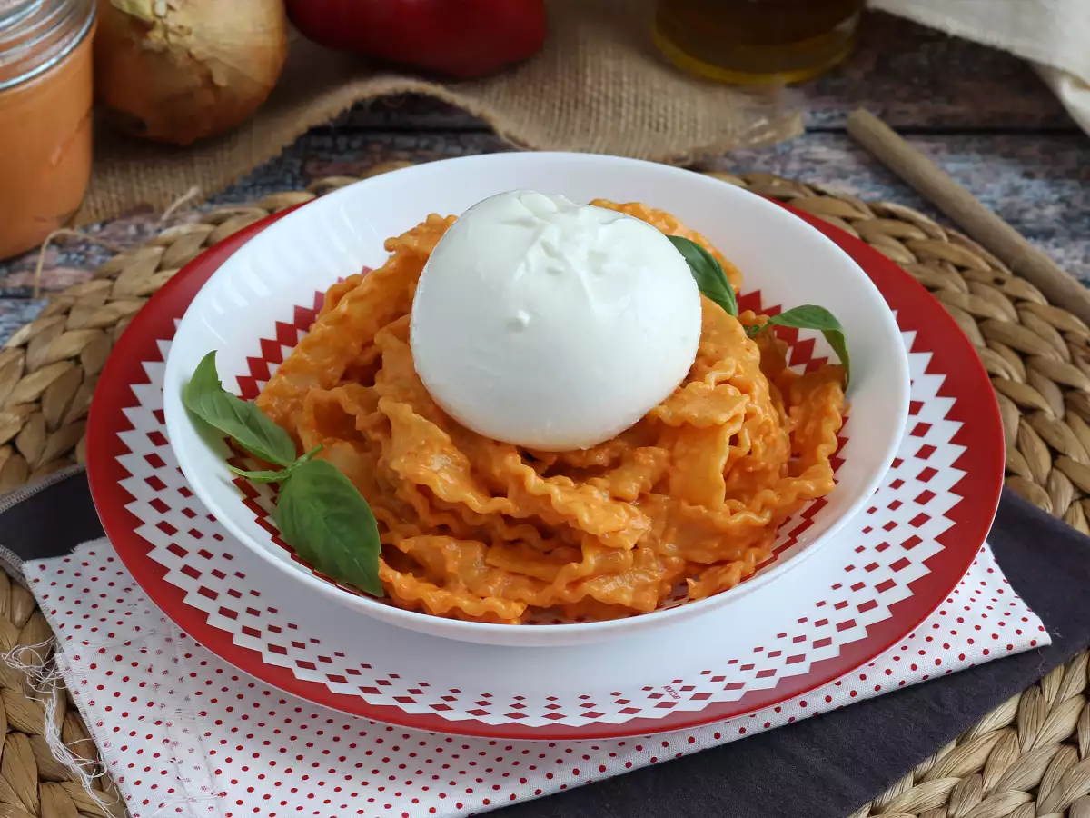 Pesto nach kalabresischer Art mit cremiger Burrata - foto 5
