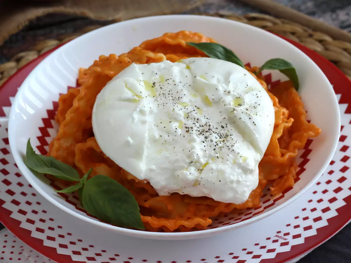 Pesto nach kalabresischer Art mit cremiger Burrata - foto 6