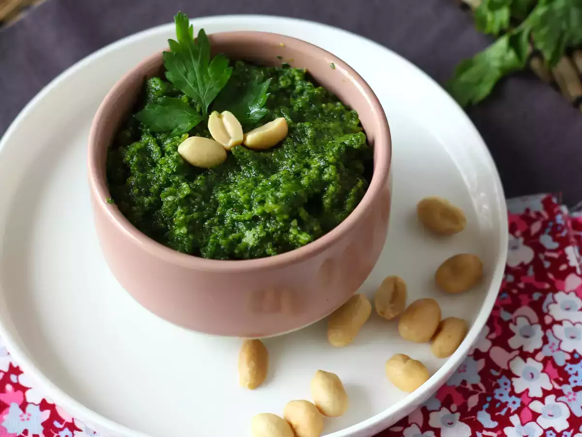 Petersilien-Erdnuss-Pesto – einfach und voller Geschmack - foto 2