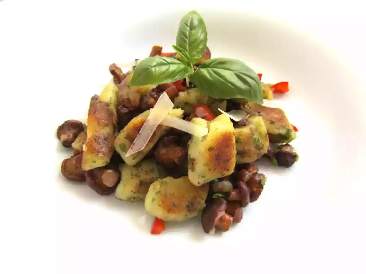 Petersiliengnocchi mit Eierschwammerl und Speck - die schon!