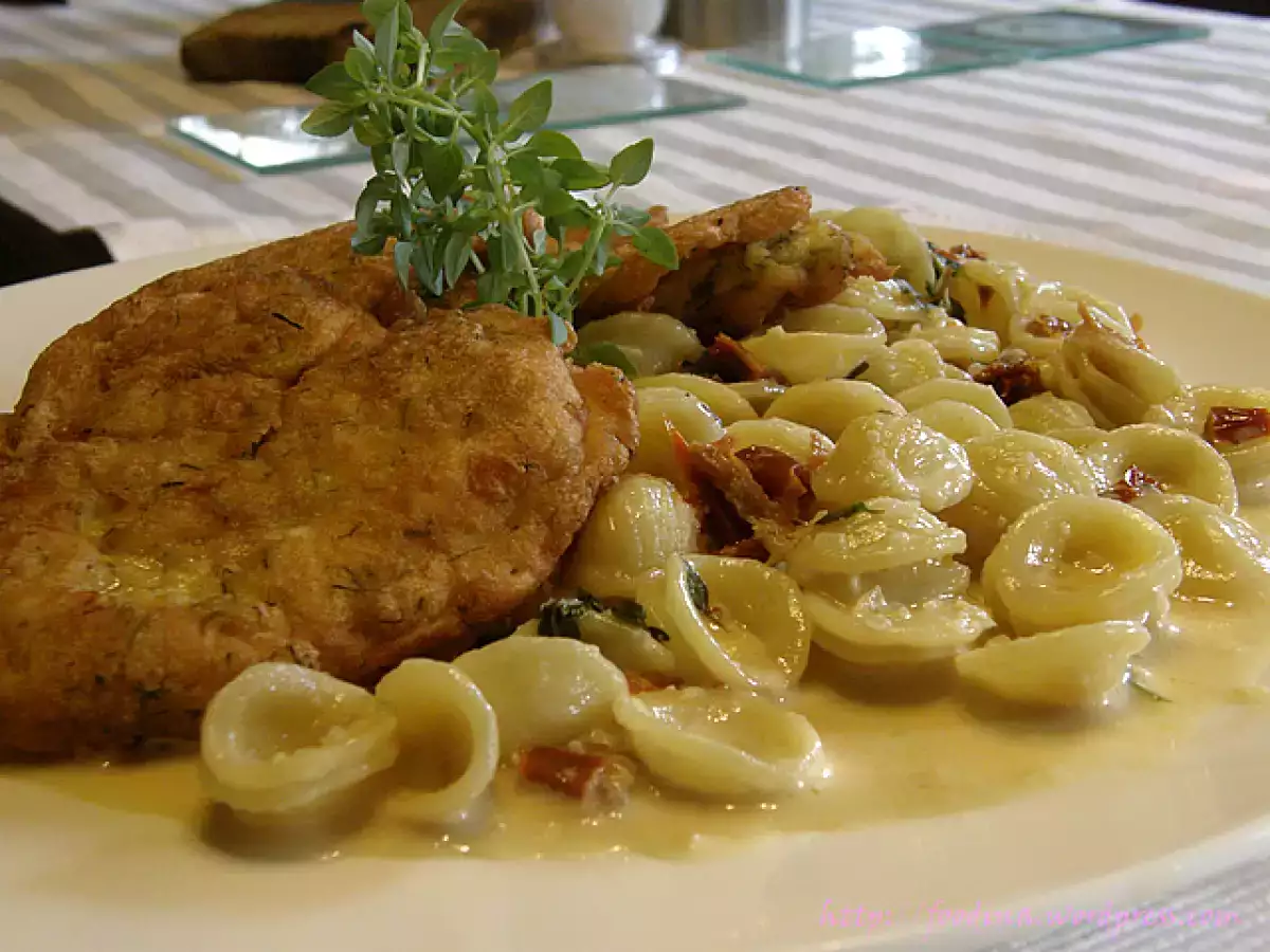Piccata von der Pute, Orecchiette, weisse Tomatensahne