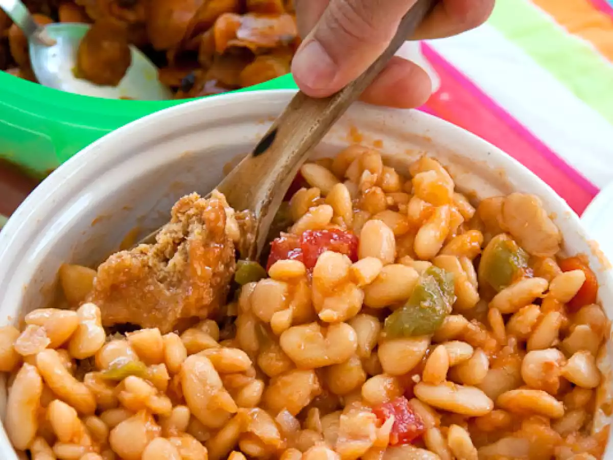 Picknick am Boot III Bohnen in Tomatensauce, eine Variante