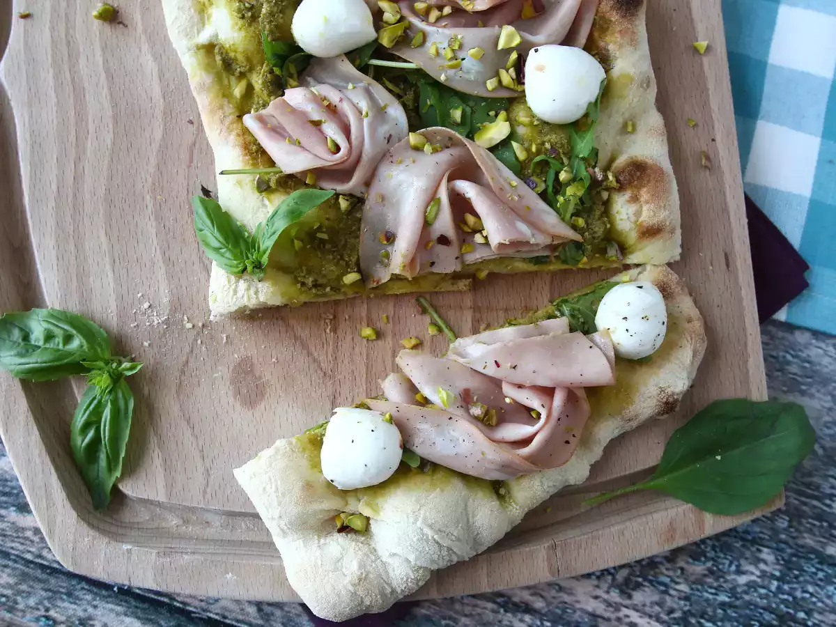 Pinsa mit Pesto und Mortadella, in 10 Minuten zubereitet! - foto 2