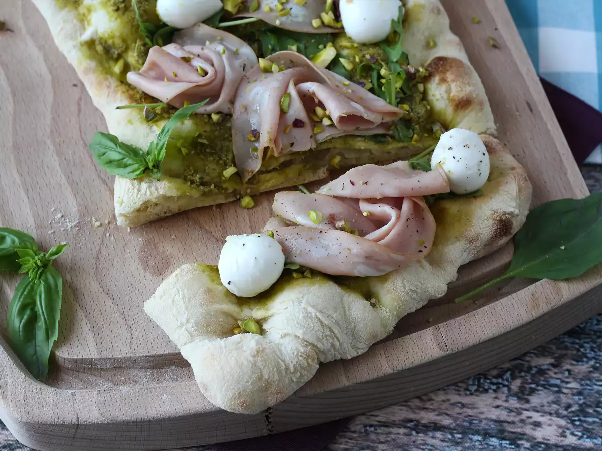 Pinsa mit Pesto und Mortadella, in 10 Minuten zubereitet! - foto 4