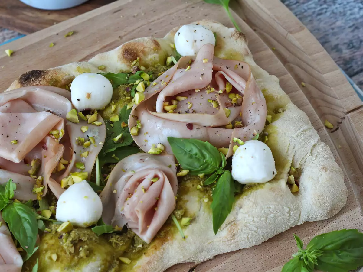 Pinsa mit Pesto und Mortadella, in 10 Minuten zubereitet! - foto 4