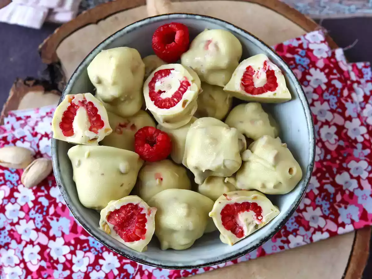 Pistazien-Franui, köstlich umhüllte Himbeeren, zart schmelzend und knackig - foto 2