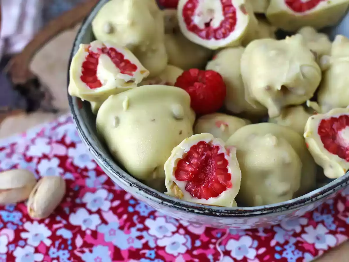 Pistazien-Franui, köstlich umhüllte Himbeeren, zart schmelzend und knackig - foto 3