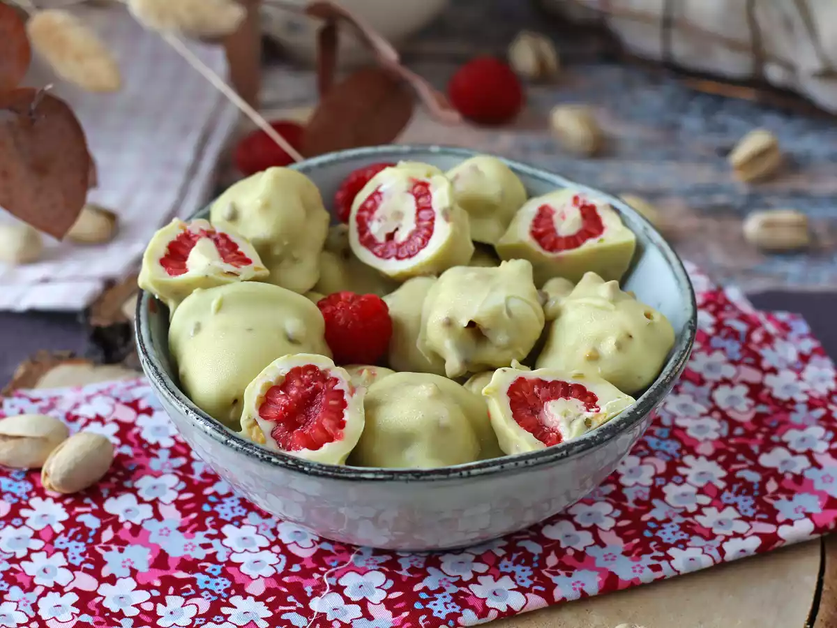 Pistazien-Franui, köstlich umhüllte Himbeeren, zart schmelzend und knackig - foto 4