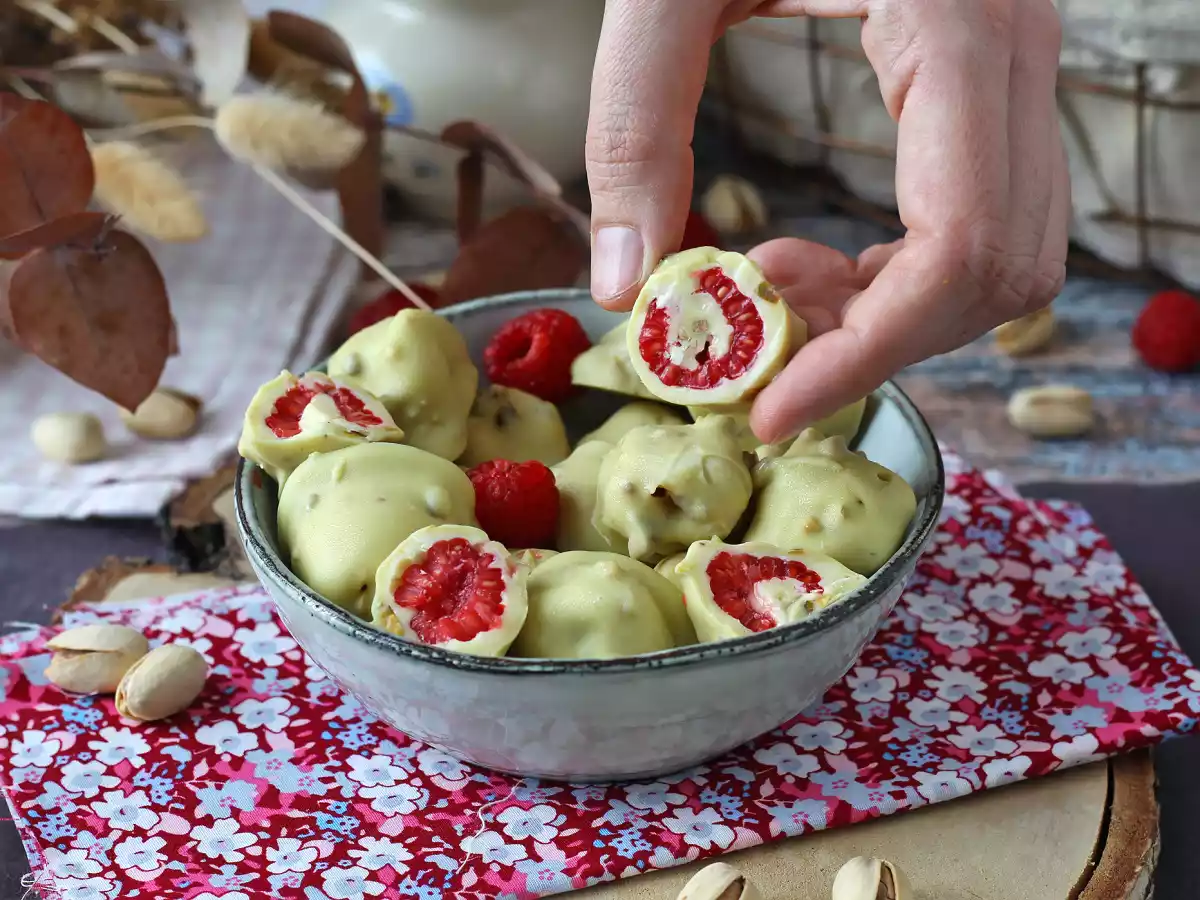 Pistazien-Franui, köstlich umhüllte Himbeeren, zart schmelzend und knackig - foto 5