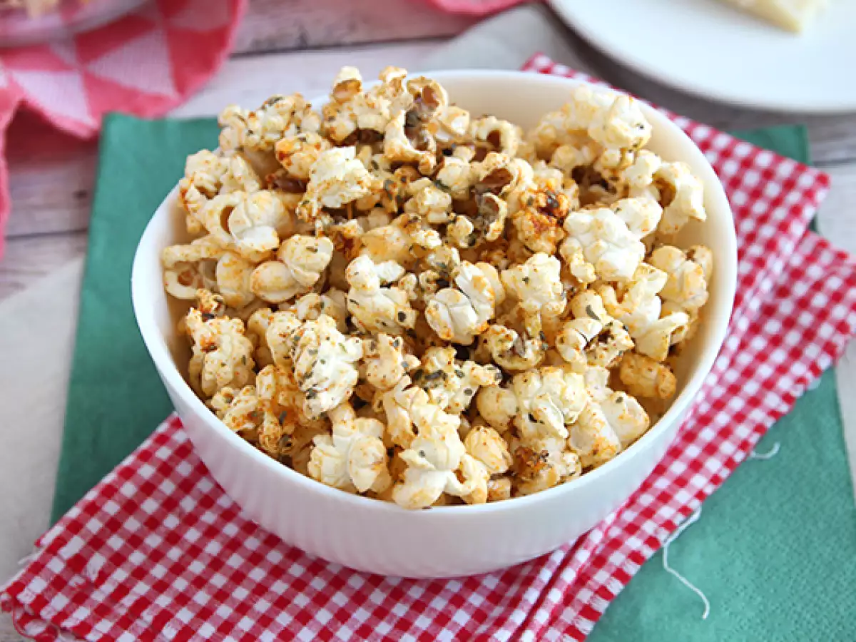 Pizza-Popcorn – würziges Popcorn selber machen - foto 4