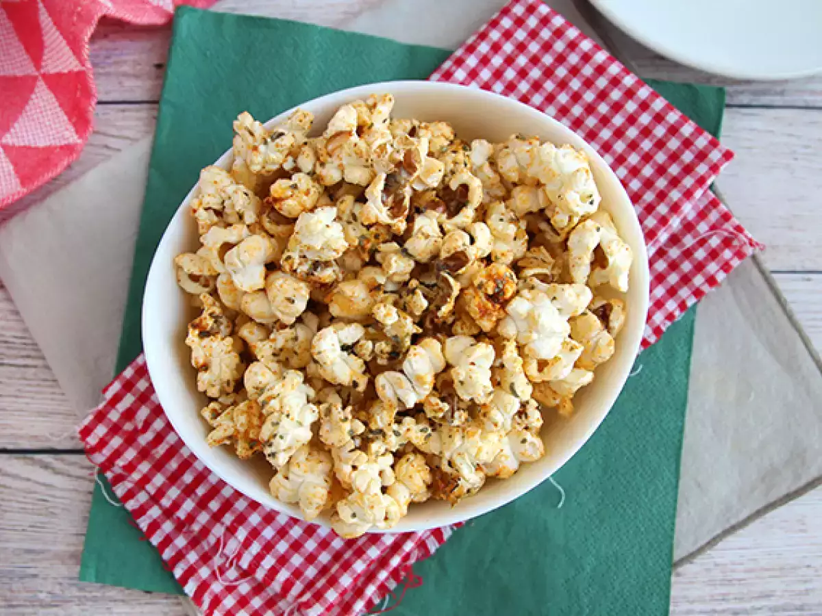 Pizza-Popcorn – würziges Popcorn selber machen - foto 5
